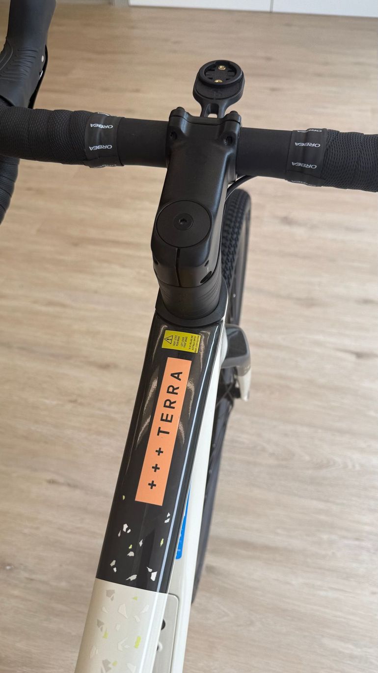 Used Orbea TERRA M30TEAM 2024 2024 Road & Gravel, White — image 9 of 11