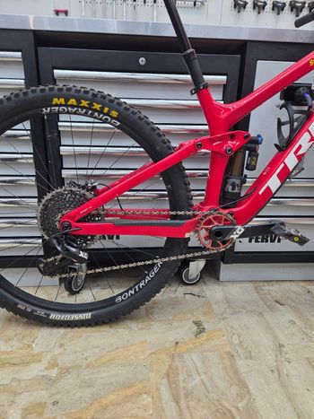 Used Trek Slash 9.9 2019 2019 Mountainbike, Red, 29 — image 2 of 11