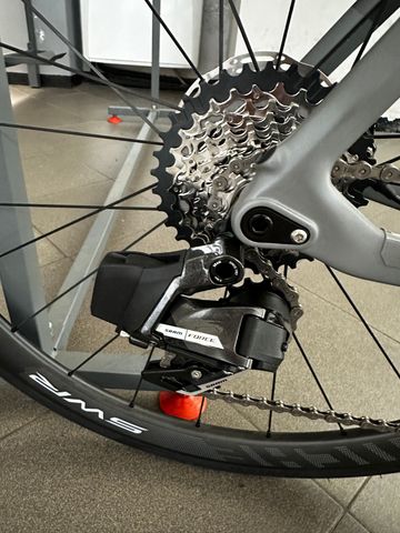 Gebrauchtes Bianchi Oltre SRAM Force eTap AXS 2022 Road & Gravel, Hellgrau — Bild 2 von 6