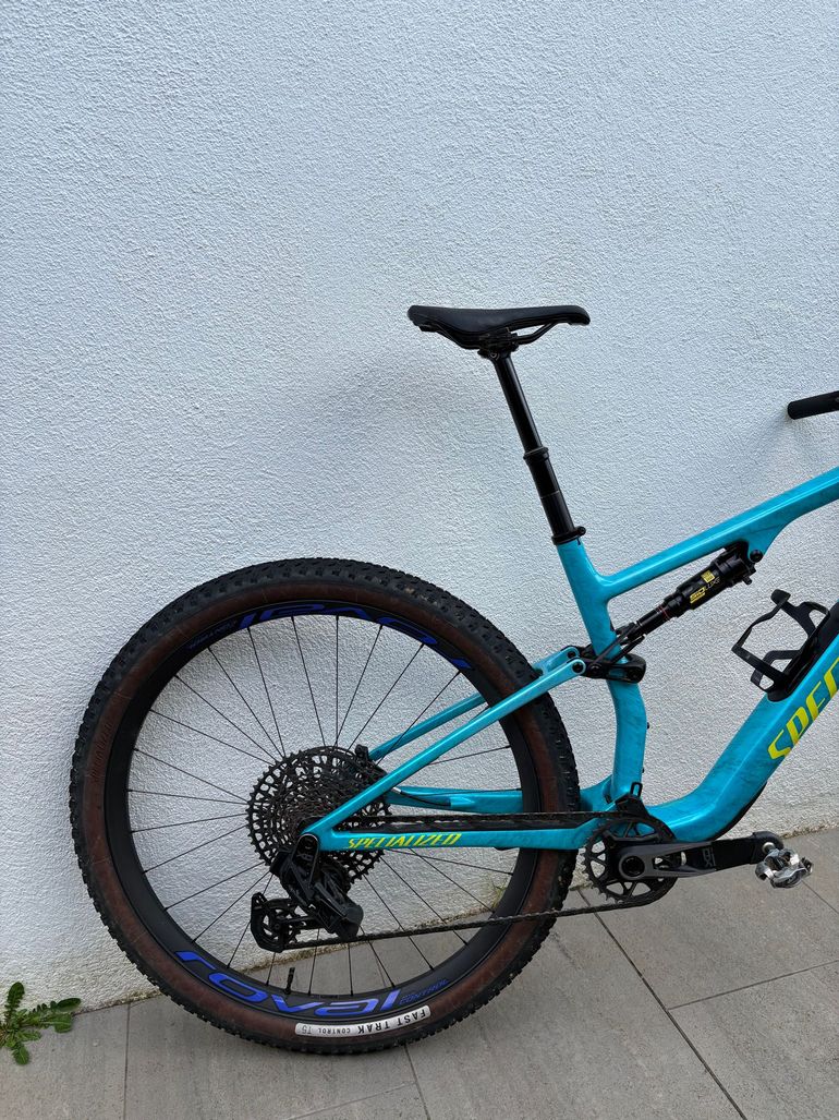 Used Specialized Epic 8 Pro 2025 2025 Mountainbike, Blue, 29 — image 2 of 6
