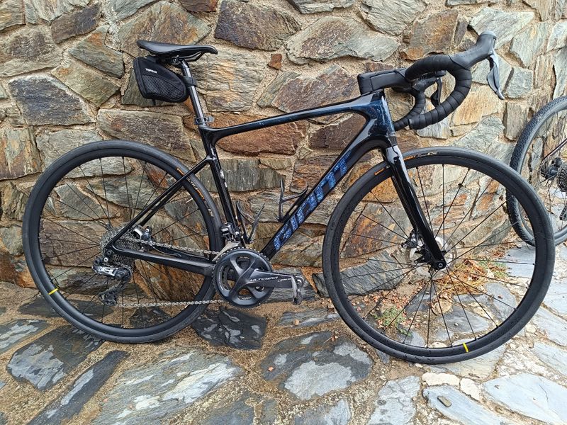 Käytetty Giant Defy Advanced, Pro 1 Di2 2021 2021 Road & Gravel