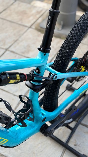 Used Specialized Epic 8 Pro 2025 2025 Mountainbike, Blue, 29 — image 16 of 37