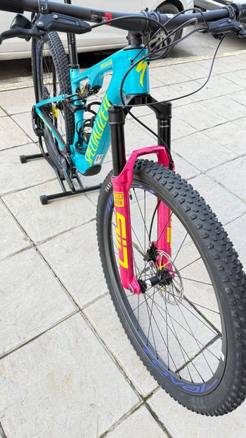 Used Specialized Epic 8 Pro 2025 2025 Mountainbike, Blue, 29 — image 13 of 37