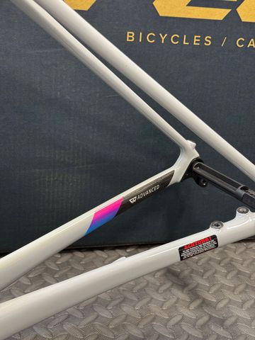 Used Felt FR Advanced 2021 Road & Gravel, Light Gray — image 4 of 14