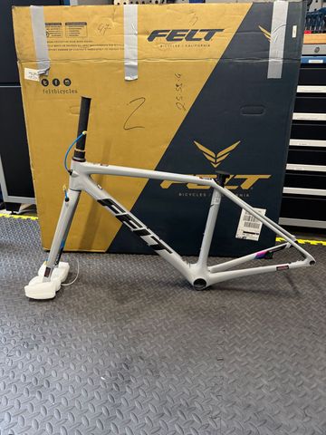 Used Felt FR Advanced 2021 Road & Gravel, Light Gray — image 2 of 14