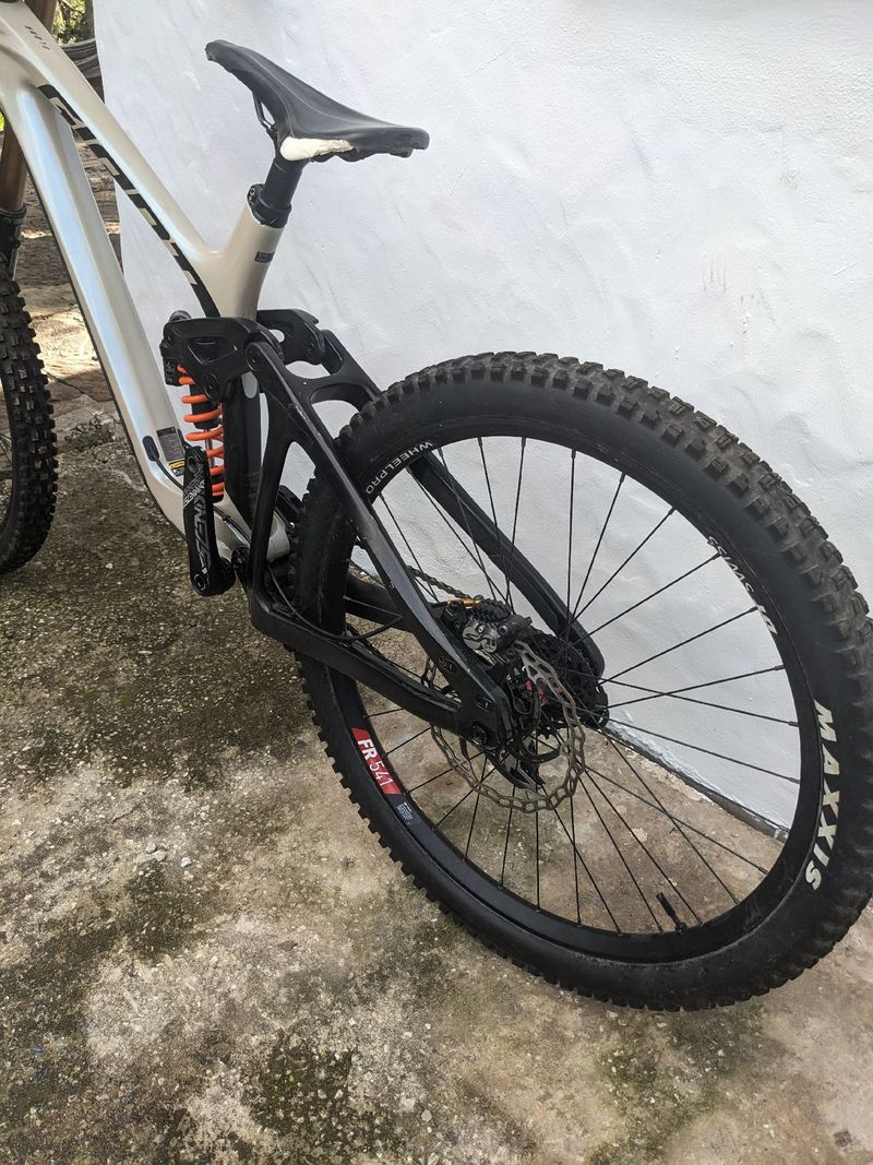 Giant Glory Advanced 2024 2024 Mountainbike d'occasion — image 6 sur 8