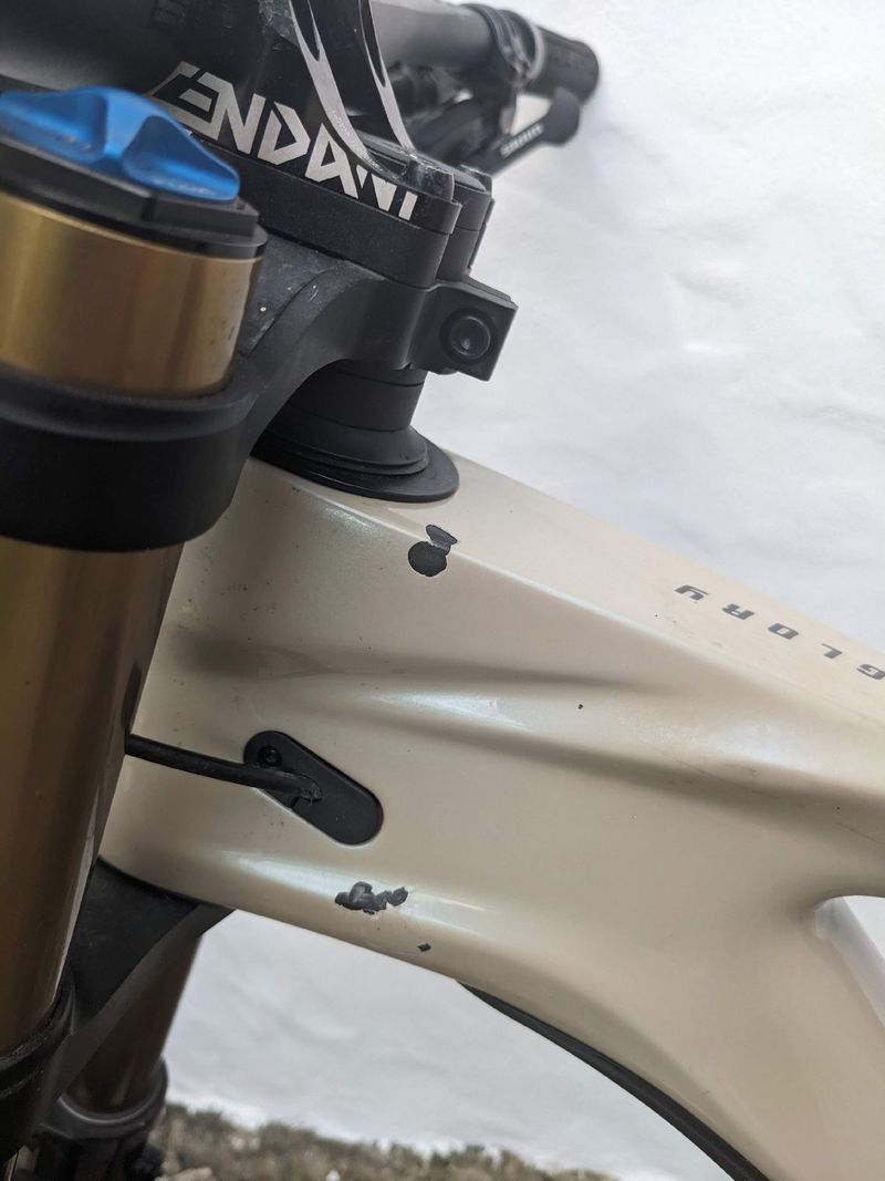 Giant Glory Advanced 2024 2024 Mountainbike d'occasion — image 8 sur 8