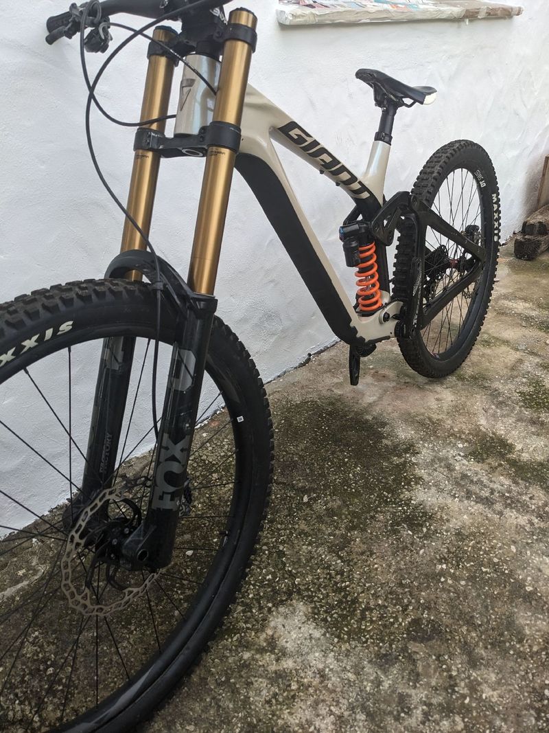 Giant Glory Advanced 2024 2024 Mountainbike d'occasion — image 5 sur 8