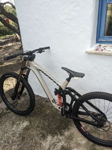 Giant Glory Advanced 2024 2024 Mountainbike d'occasion — image 7 sur 8