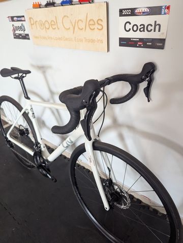 Used Liv Langma Advanced 2 2025 2025 Road & Gravel, White — image 5 of 8