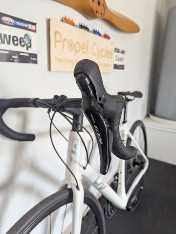 Used Liv Langma Advanced 2 2025 2025 Road & Gravel, White — image 8 of 8