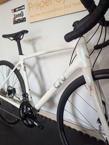 Used Liv Langma Advanced 2 2025 2025 Road & Gravel, White — image 4 of 8