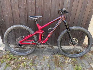 Used Trek Slash 8 2020 2020 Mountainbike, Red, 29 — image 1 of 7