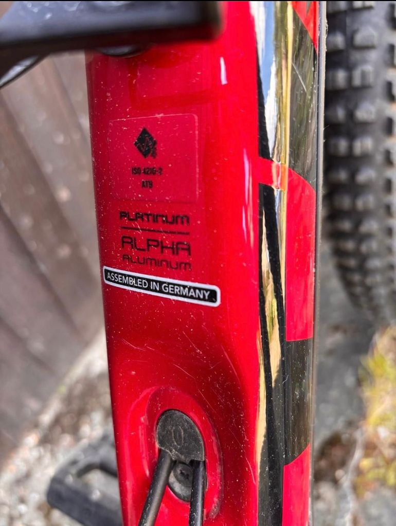 Used Trek Slash 8 2020 2020 Mountainbike, Red, 29 — image 5 of 7