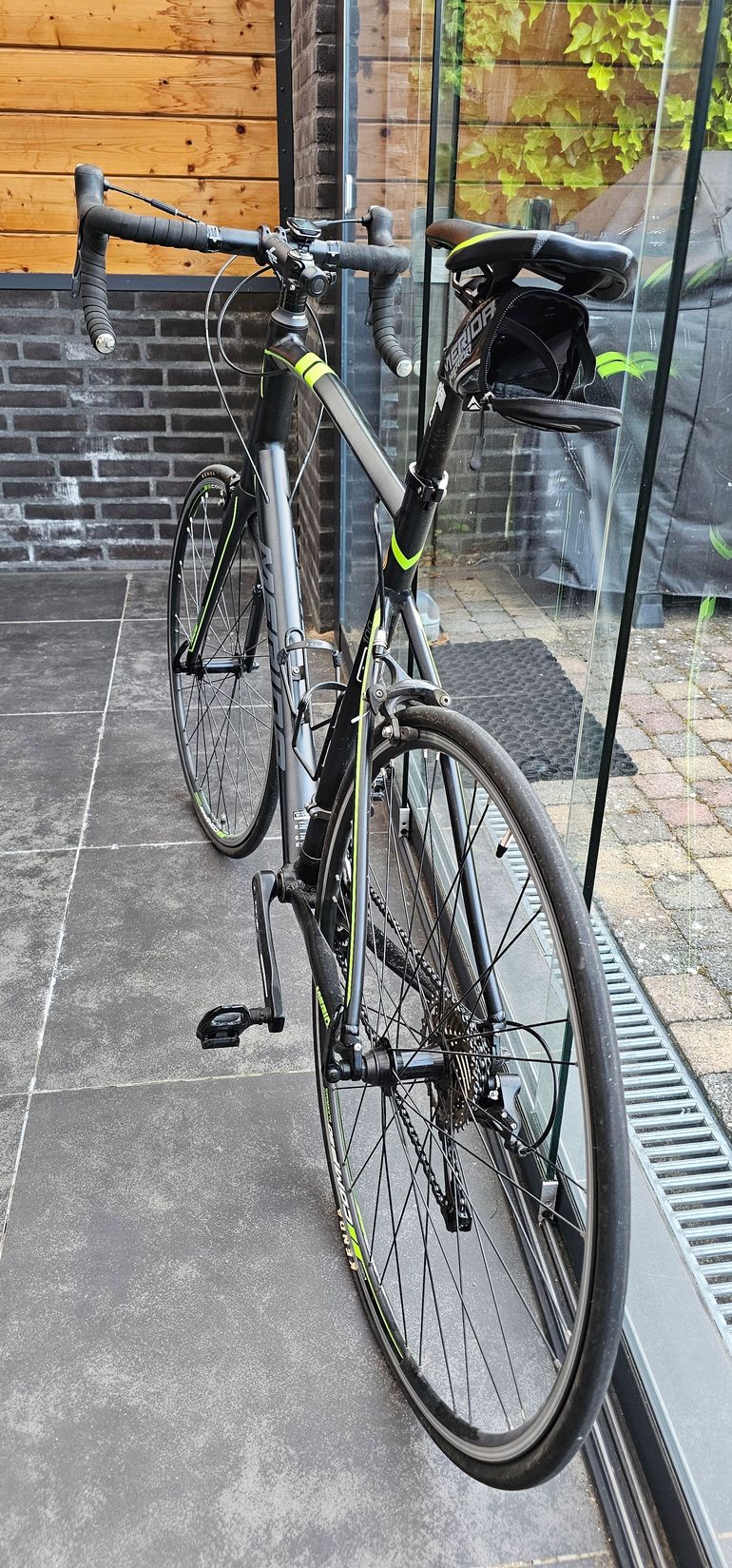 Used Merida RIDE 100 2016 2016 Road & Gravel, Black — image 4 of 5