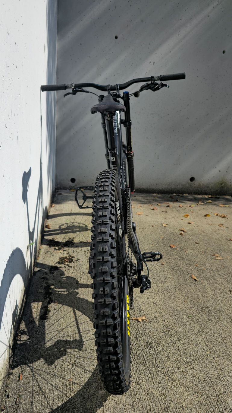 Used Commencal SUPREME DH SRAM GX DH 2017 Mountainbike, Black — image 6 of 7