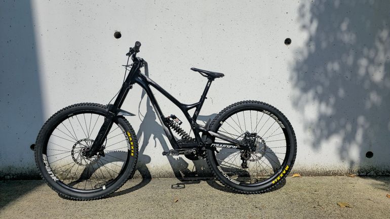 Used Commencal SUPREME DH SRAM GX DH 2017 Mountainbike, Black — image 2 of 7