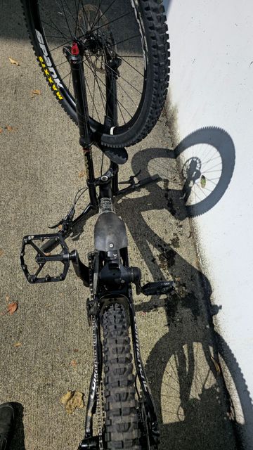 Used Commencal SUPREME DH SRAM GX DH 2017 Mountainbike, Black — image 3 of 7