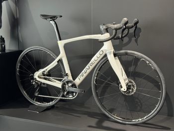 Pinarello X1 105 2024 2024 Road & Gravel usato, Bianco — immagine 2 di 5