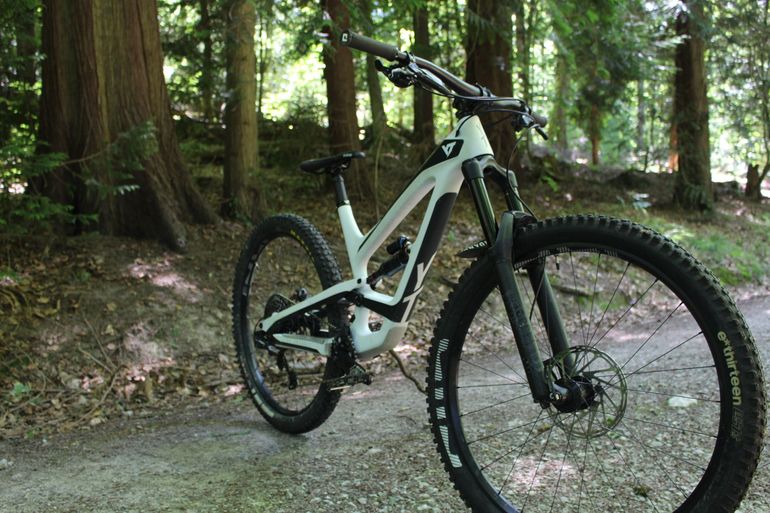Used YT Industries Capra SRAM GX 2019 Mountainbike, White — image 5 of 10