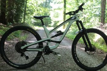 Used YT Industries Capra SRAM GX 2019 Mountainbike, White — image 2 of 10