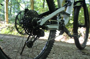 Used YT Industries Capra SRAM GX 2019 Mountainbike, White — image 3 of 10