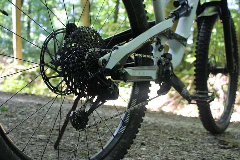 Used YT Industries Capra SRAM GX 2019 Mountainbike, White — image 3 of 10