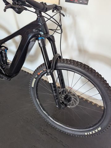 Used Giant Trance Shimano SLX 2022 Mountainbike, Blue — image 4 of 9