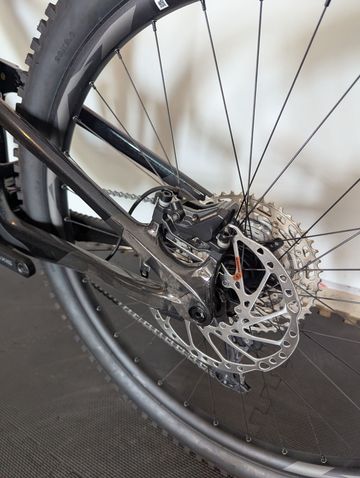 Used Giant Trance Shimano SLX 2022 Mountainbike, Blue — image 9 of 9