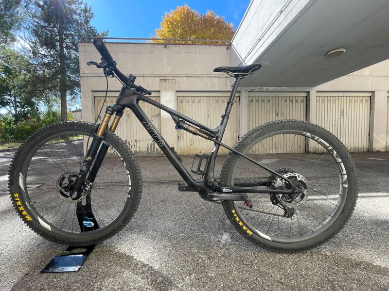 Used ARC8 Evolve Shimano XTR 2023 Mountainbike, Black, 29 — image 1 of 10