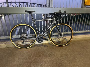 Used Cannondale Caadx Shimano 105 2018 Road & Gravel, Black — image 1 of 24
