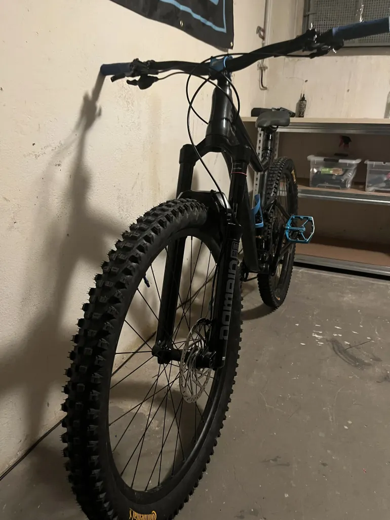 Giant stance top vs specialized stumpjumper