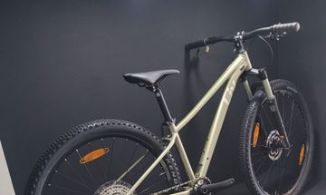 Used Liv Tempt 0 2022 2022 Mountainbike, Green, 27.5, 29 — image 4 of 6