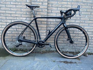 Gebrauchtes Orbea Terra SRAM Rival 2019 Road & Gravel, Schwarz — Bild 1 von 3