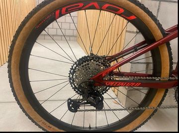 Used Specialized Epic Expert 2020 Mountainbike, Red, 29 — image 4 of 9
