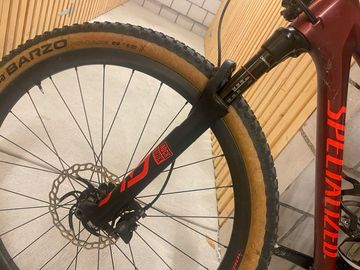 Used Specialized Epic Expert 2020 Mountainbike, Red, 29 — image 8 of 9