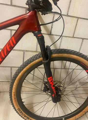 Used Specialized Epic Expert 2020 Mountainbike, Red, 29 — image 7 of 9