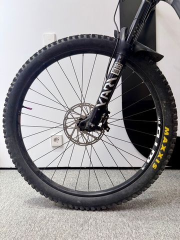 Used Santa Cruz 2021 2021 Mountainbike, Light Gray, 29 — image 9 of 9