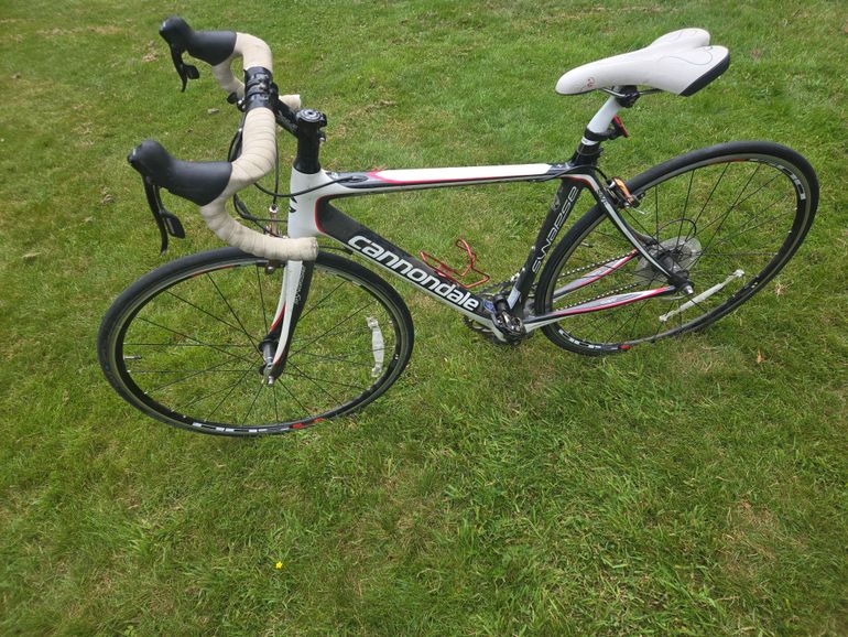 Used Cannondale Cannondale Synapse Carbon 51cm SRAM Apex Woman's Road Bike 2011 Road & Gravel, Bianco — image 1 of 5