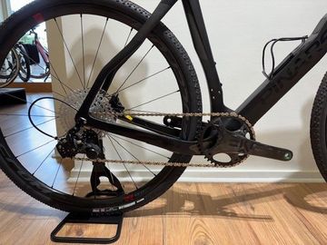 Pinarello Grevil Campagnolo Ekar 2023 Road & Gravel de segunda mano, Negro — imagen 1 de 3
