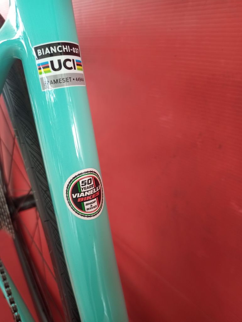 Used Bianchi Specialissima COMP Ultegra Di2 2024 2024 Road & Gravel — image 8 of 10