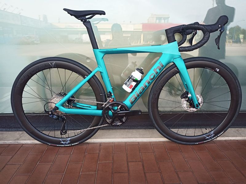 Używany Bianchi e-Oltre 105 2024 2024 Road & Gravel — zdjęcie 1 z 9