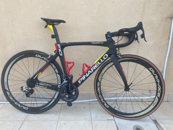 Gebrauchtes Pinarello F10 2022 Road & Gravel, Schwarz — Bild 1 von 7