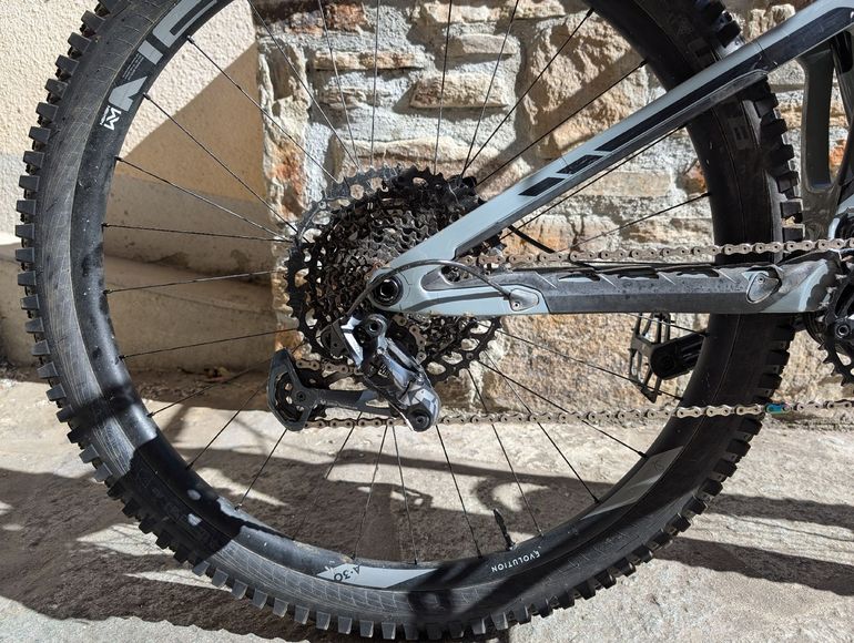 Used Pivot SHUTTLE SL Pro X0 Eagle Transmission 2024 2024 Mountainbike — image 7 of 7