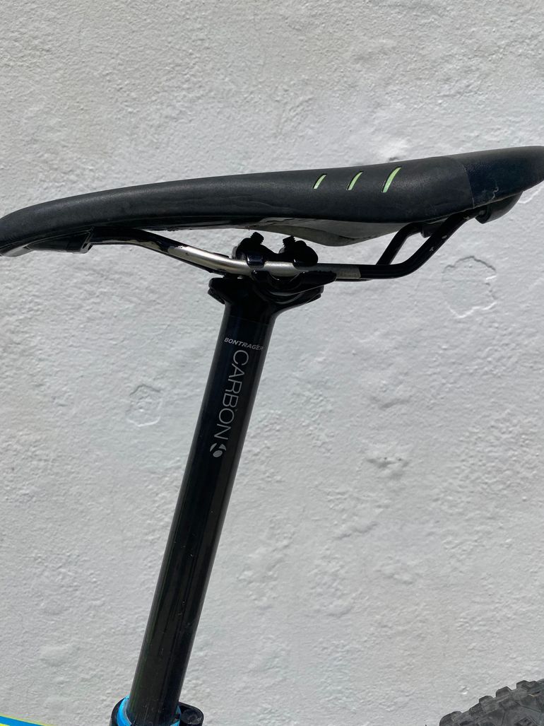 Used Trek Superfly 9.8 2015 Mountainbike, Azul — image 10 of 14