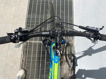 Used Trek Superfly 9.8 2015 Mountainbike, Azul — image 3 of 14