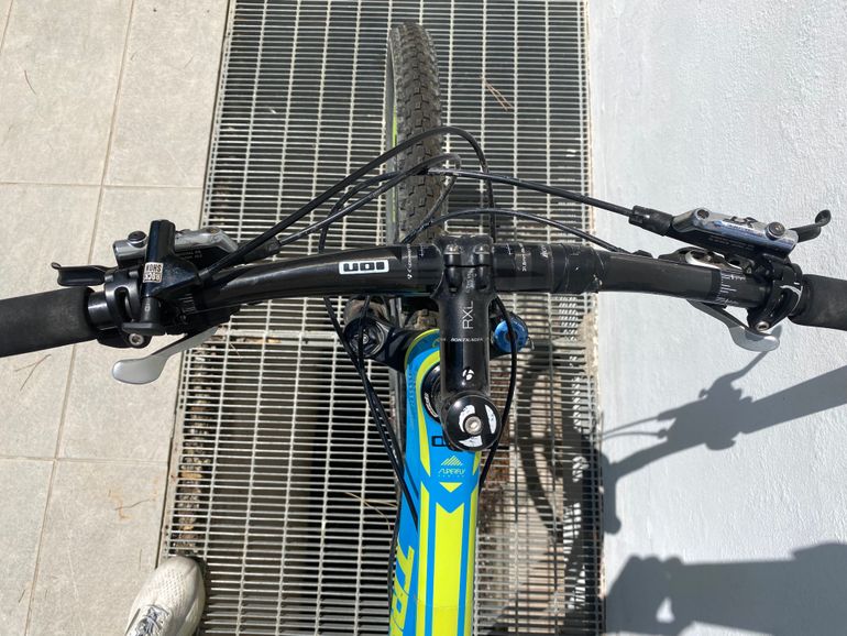 Used Trek Superfly 9.8 2015 Mountainbike, Azul — image 3 of 14