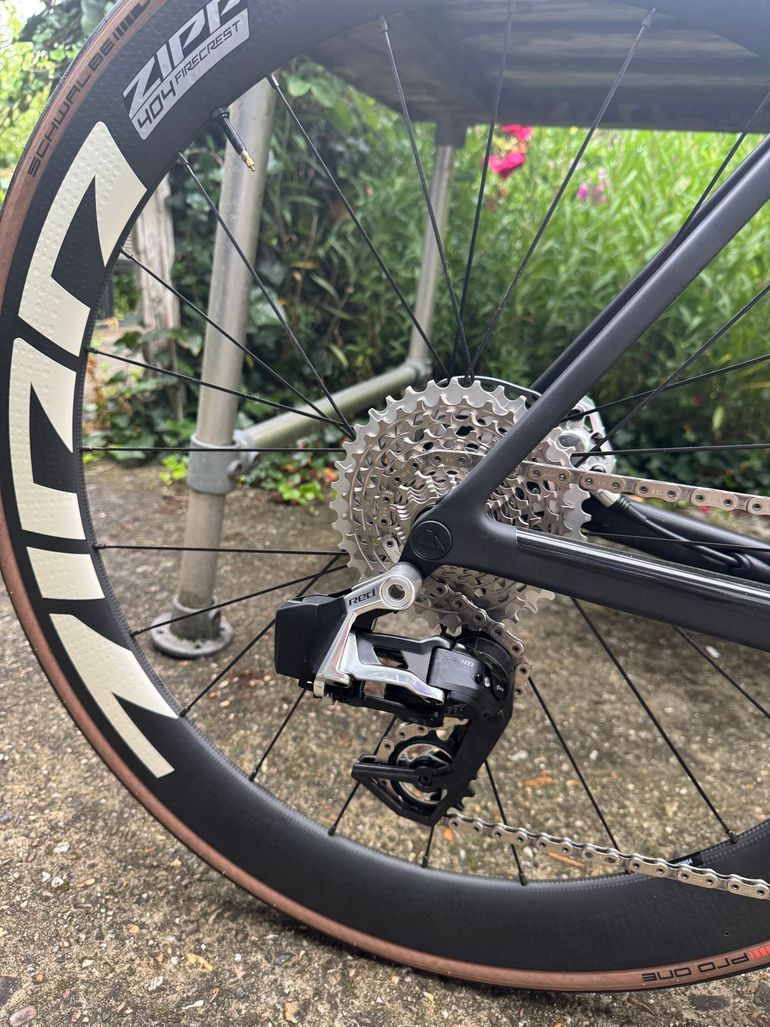 Used Canyon Ultimate CFR AXS 2025 2025 Road & Gravel, Schwarz — image 2 of 13