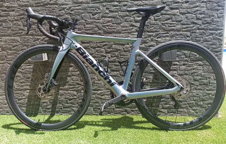 Summertime Dream Bianchi Bicycles Bianchi Aria Aero Ultegra Disc