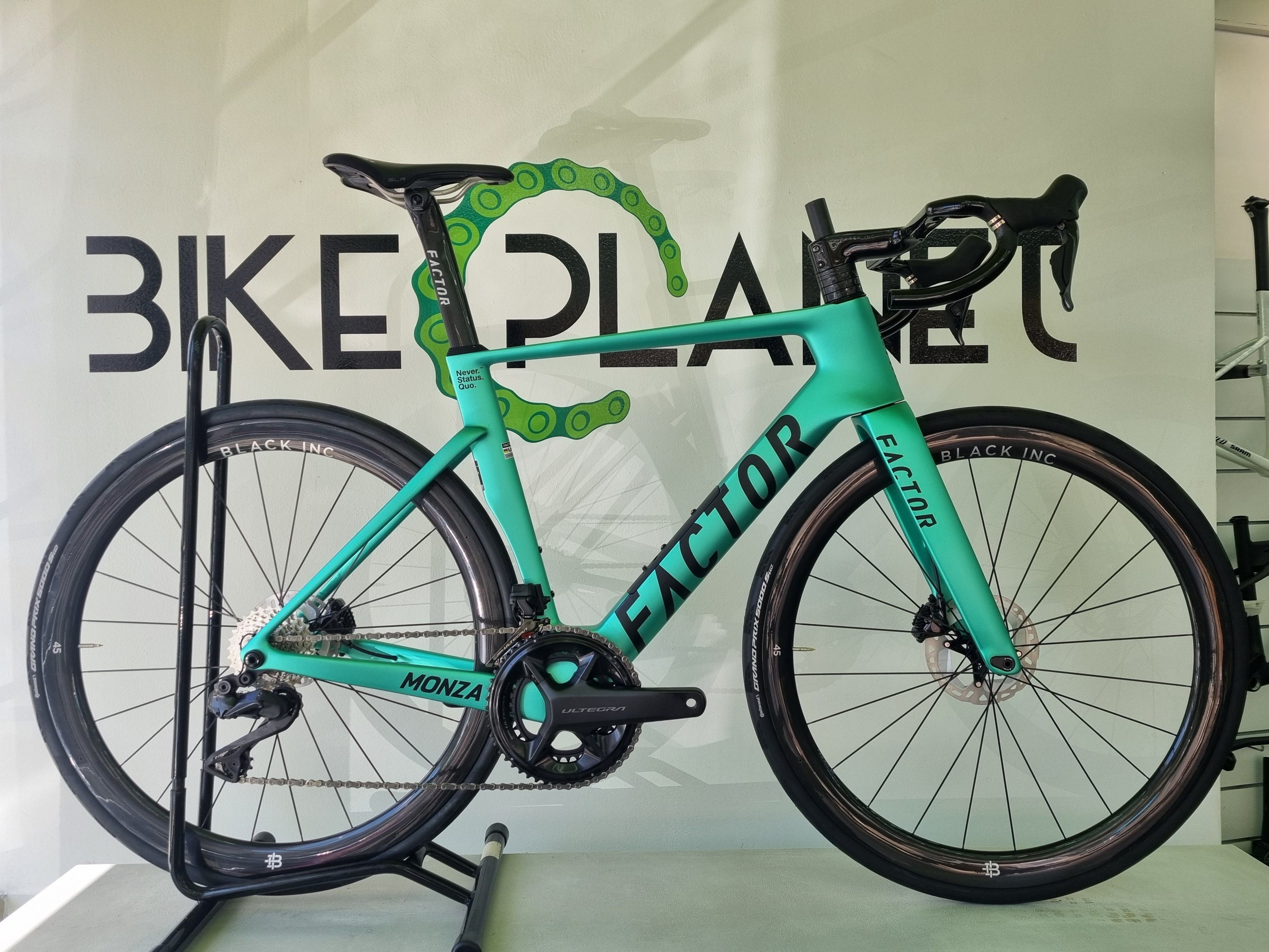 Price Monza Bicycle Tommaso Monza Endurance Road Bike, Shimano